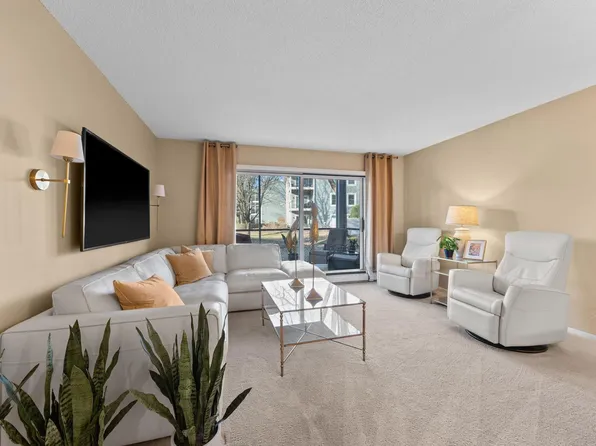 3000 Saint Albans Mill Rd APT 111, Minnetonka, MN 55305