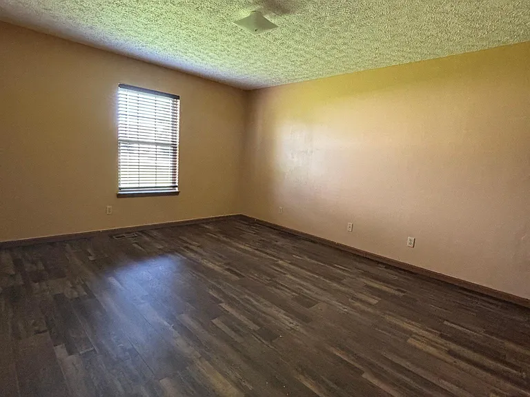 304 Brunswick Dr #B — Photo 12