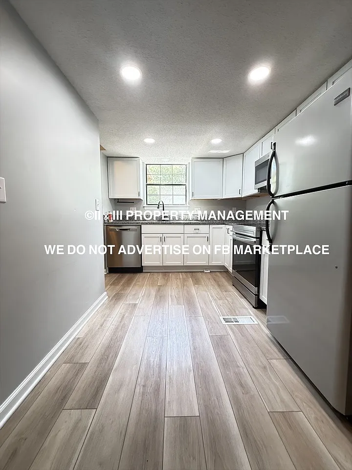 1933 Lawrence Court - 1 — Photo 4