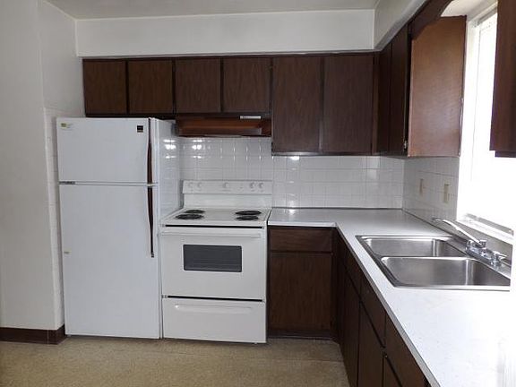 4th image of 992 Patricia Dr APT 3