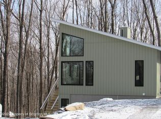 99 N Beech Ln, Greentown, PA 18426