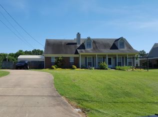 130 Country Place Dr, Oakland, TN 38060