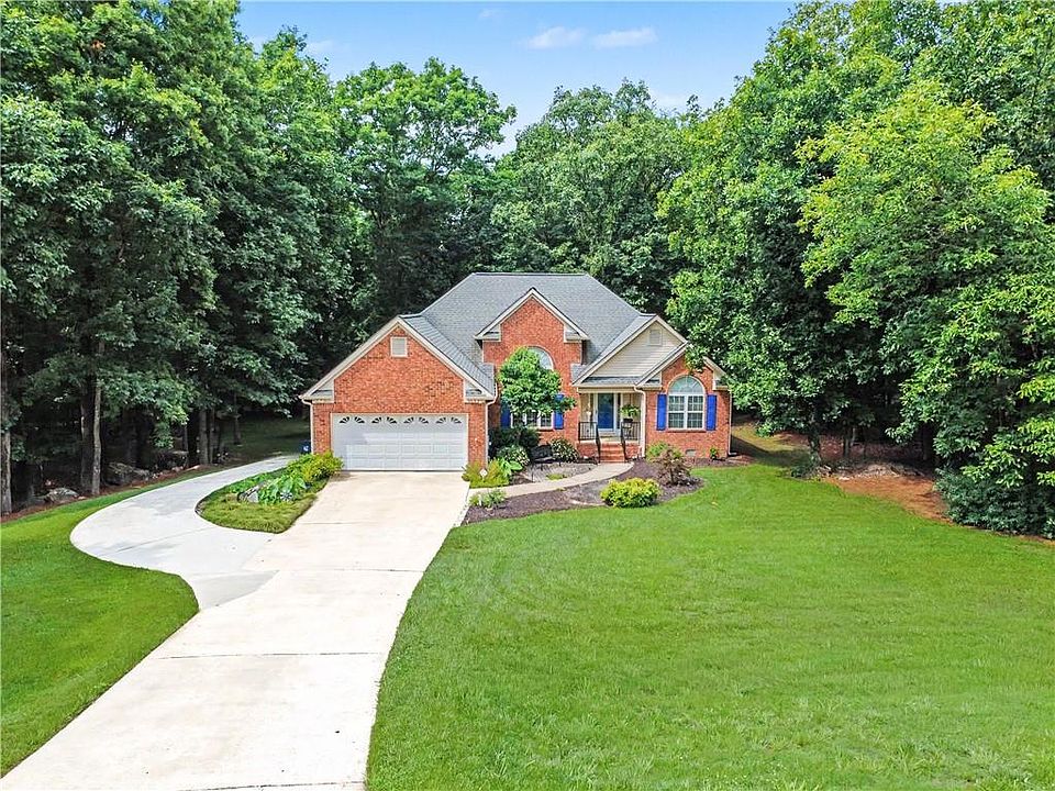 1st image of 202 Academy Woods Dr
