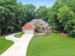 202 Academy Woods Dr, Jefferson, GA 30549