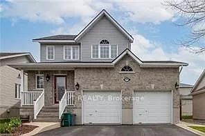 919 Rainbow Cres Photo 1