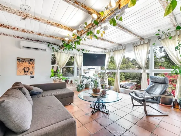 8869 Lookout Mountain Ave, Los Angeles, CA 90046