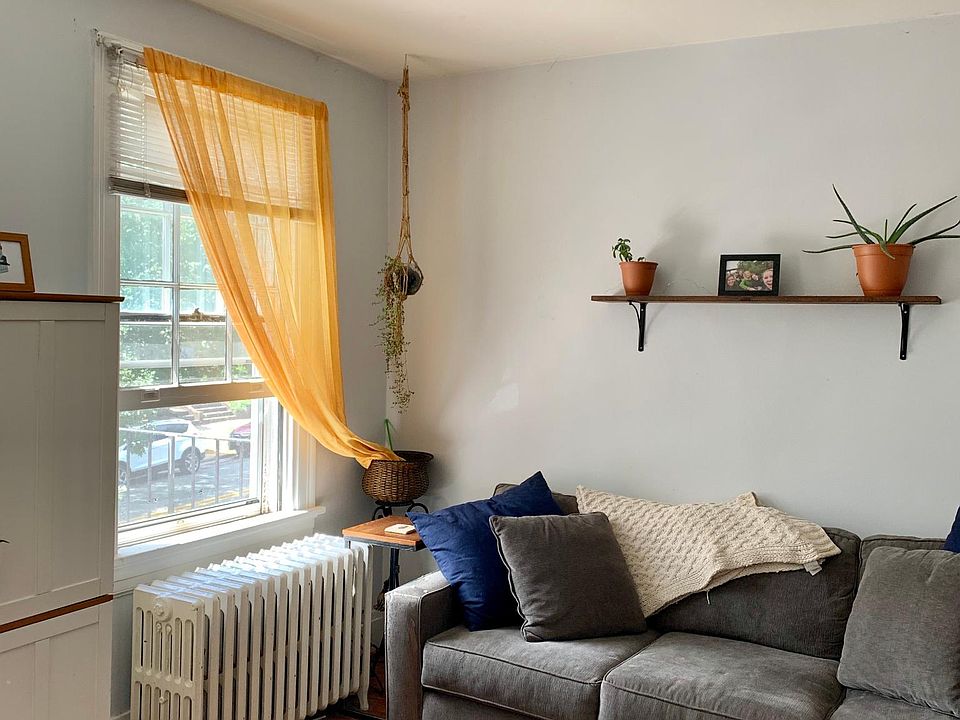 1st image of 3006 W Grace St #B