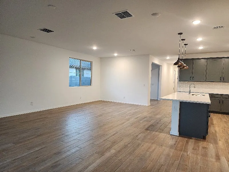 22825 E Happy Rd — Photo 3