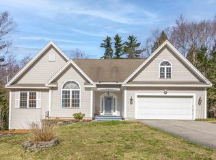 536 Cross Country Rd, Pembroke, NH 03275