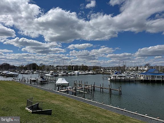 3rd image of 23 Queen Victoria Way