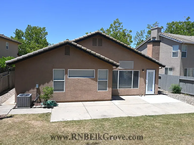 9142 Eastpointe Ct — Photo 25