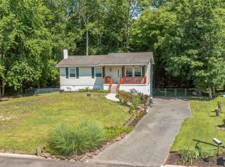 4 Woodside Dr, Cape May Court House, NJ 08210