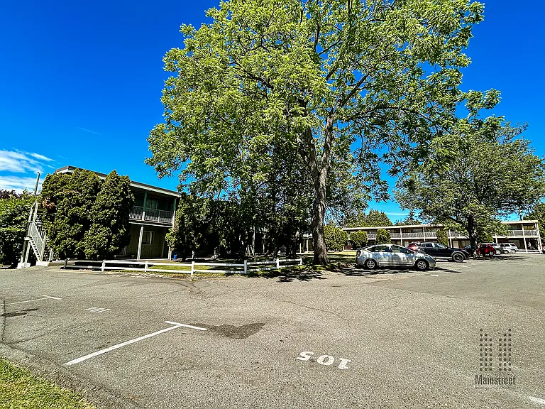 3498 Lovat Ave — Photo 8
