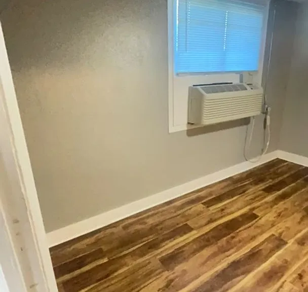 University Place Apartments — Photo 16