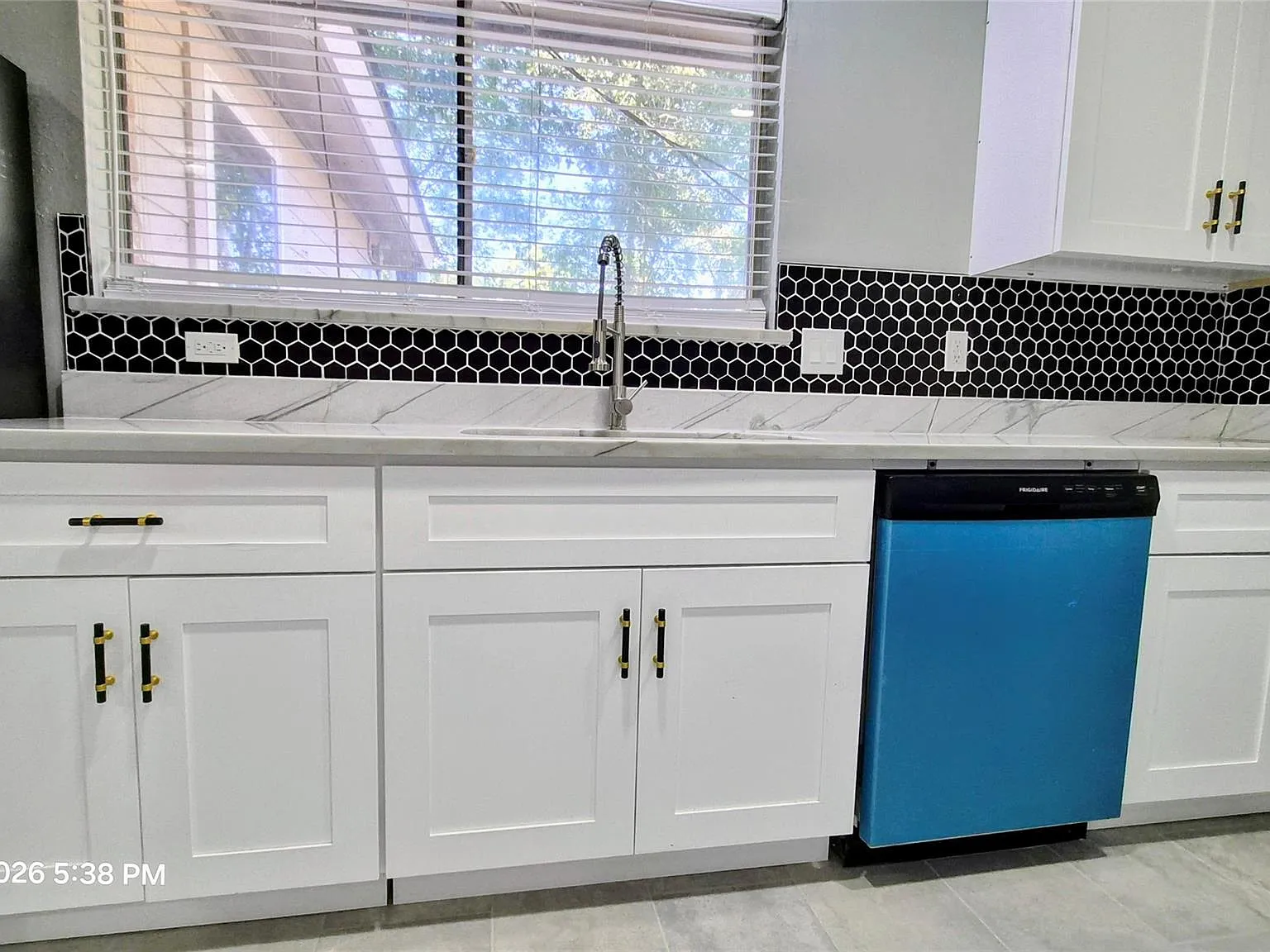 3 bed, 2.0 bath, $1,599 — Photo 4