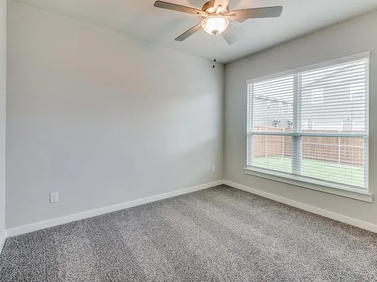 644 Blackland Dr — Photo 10