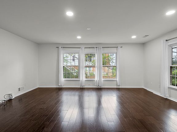 4th image of 4855 Sangamore Rd