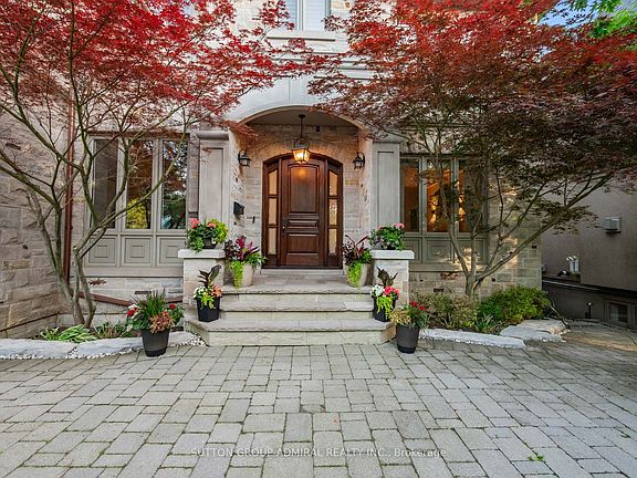 4th image of 35 Wentworth Ave