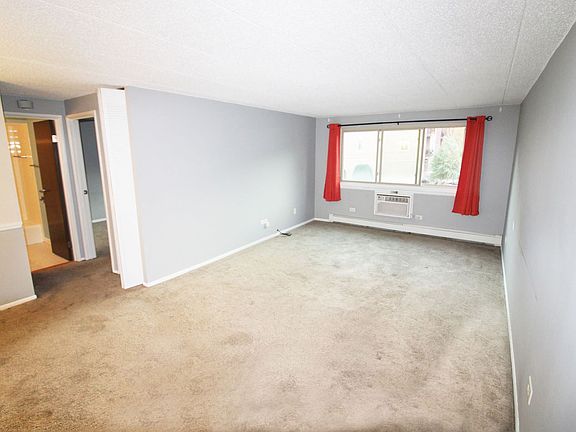 2nd image of 477 Graceland Ave APT 2B