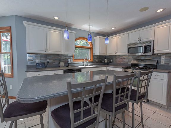 4th image of 55235 Birchwood Ct