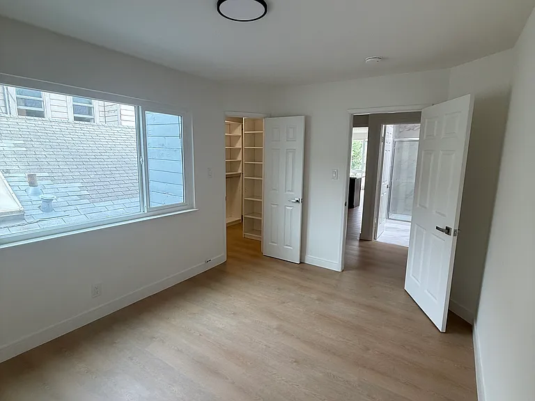 407 29th St #5 — Photo 9