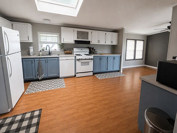 3rd image of 531 Continental Cir #531