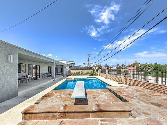 2nd image of 1926 Papago Ln