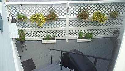 Outdoor living area / Deck