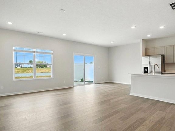 3rd image of 1476 Cardinez Way