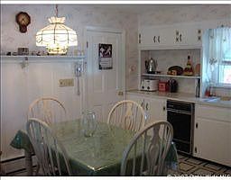 2nd image of 37 Ambrose St