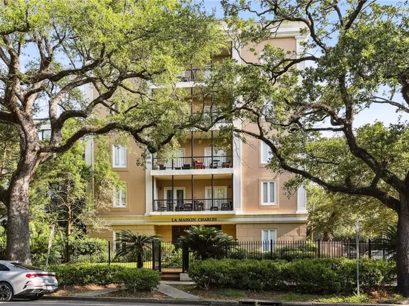 3801 Saint Charles Ave APT 402, New Orleans, LA 70115