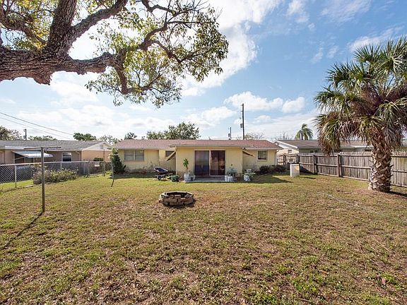 2nd image of 7203 Country Club Dr