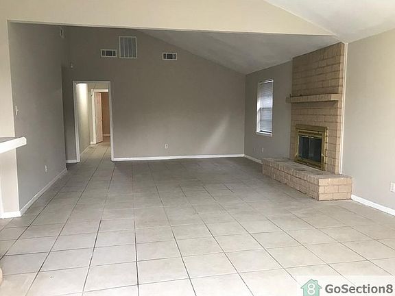 4th image of 10306 Amblewood Dr