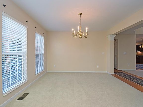 5th image of 5496 Crestwood Dr