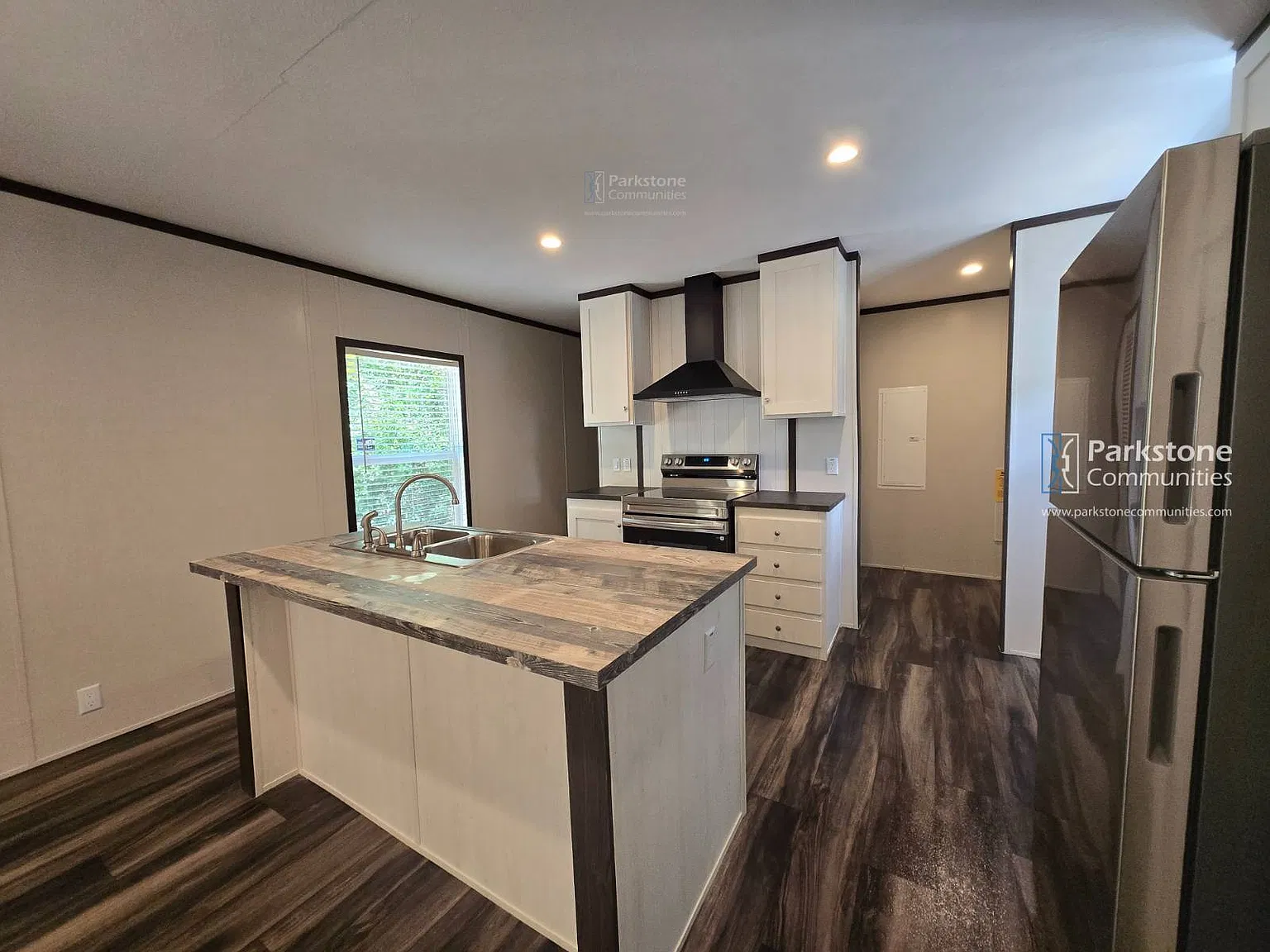 3 bed, 2.0 bath, 1140 sqft, $1,100 — Photo 4