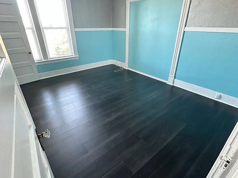 323 W Myrtle St — Photo 28