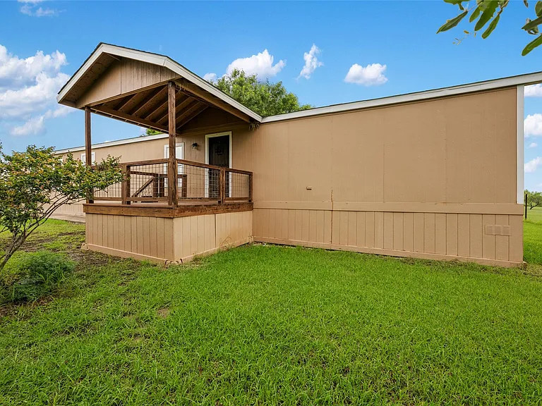 360 Shady Oaks #A — Photo 4