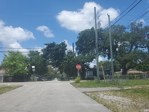 4th image of 4041-45 NW 23rd Pl