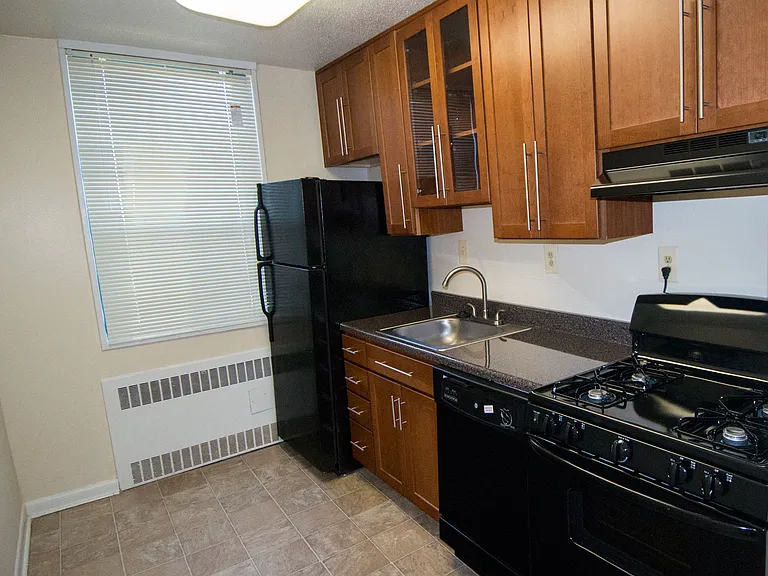 Steward Tower Apartments — Photo 52