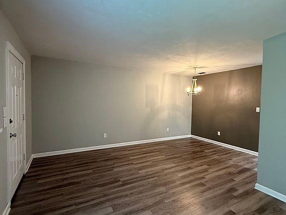3rd image of 2043 Victory Garden Ln