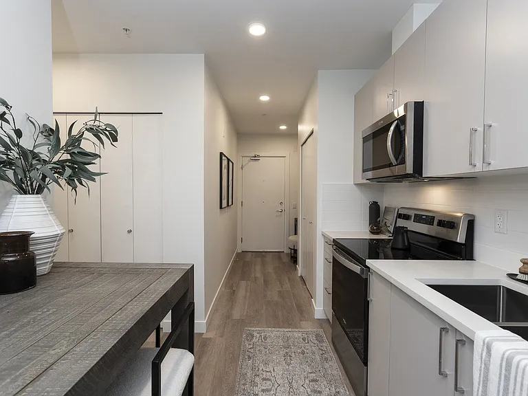 717 Como Lake Ave — Photo 35