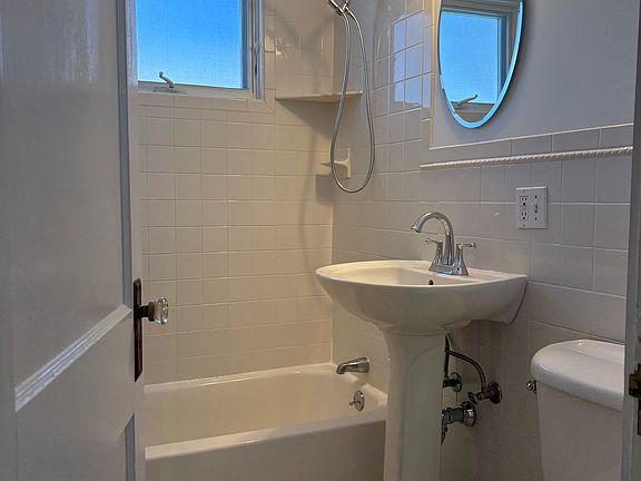5th image of 10 Oakland St