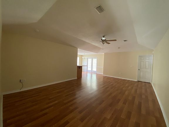 3rd image of 7532 Avery Ln
