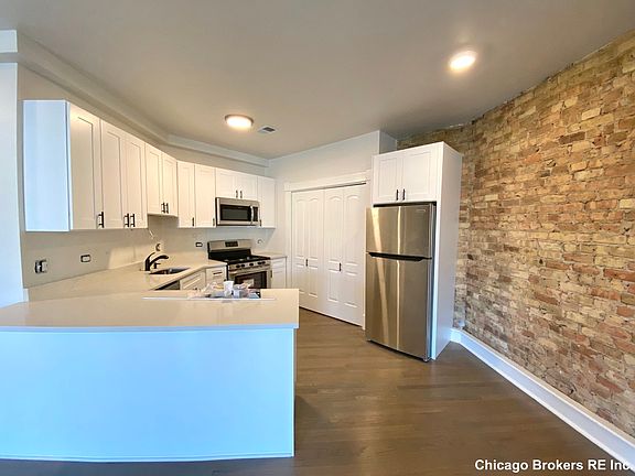 3rd image of 2306 N Lincoln Ave APT 3B