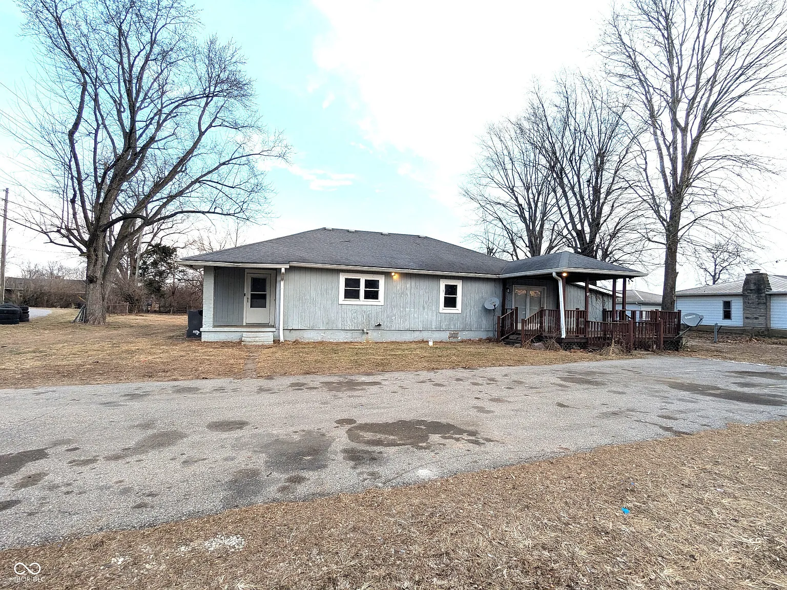 8249 Lake Rd photo 1