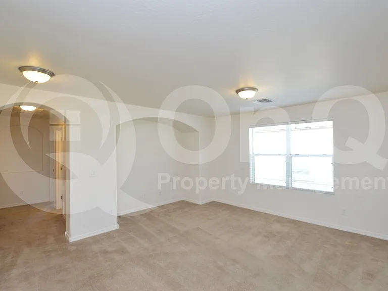 883 S Almira Ave — Photo 15