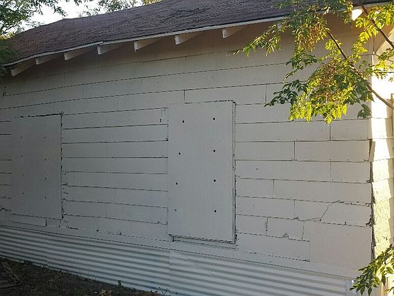 3rd image of 1319 E Leuda St