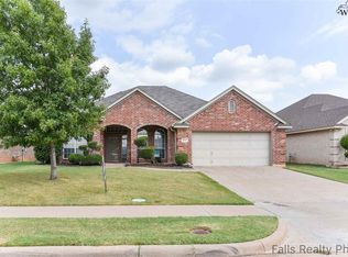 5317 Ridgecrest Dr, Wichita Falls, TX 76310