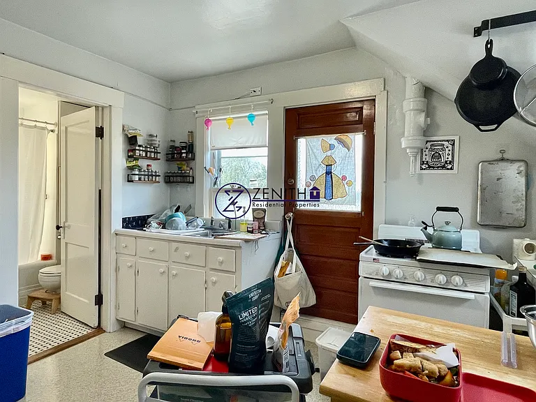 68 Maple St #3 — Photo 4
