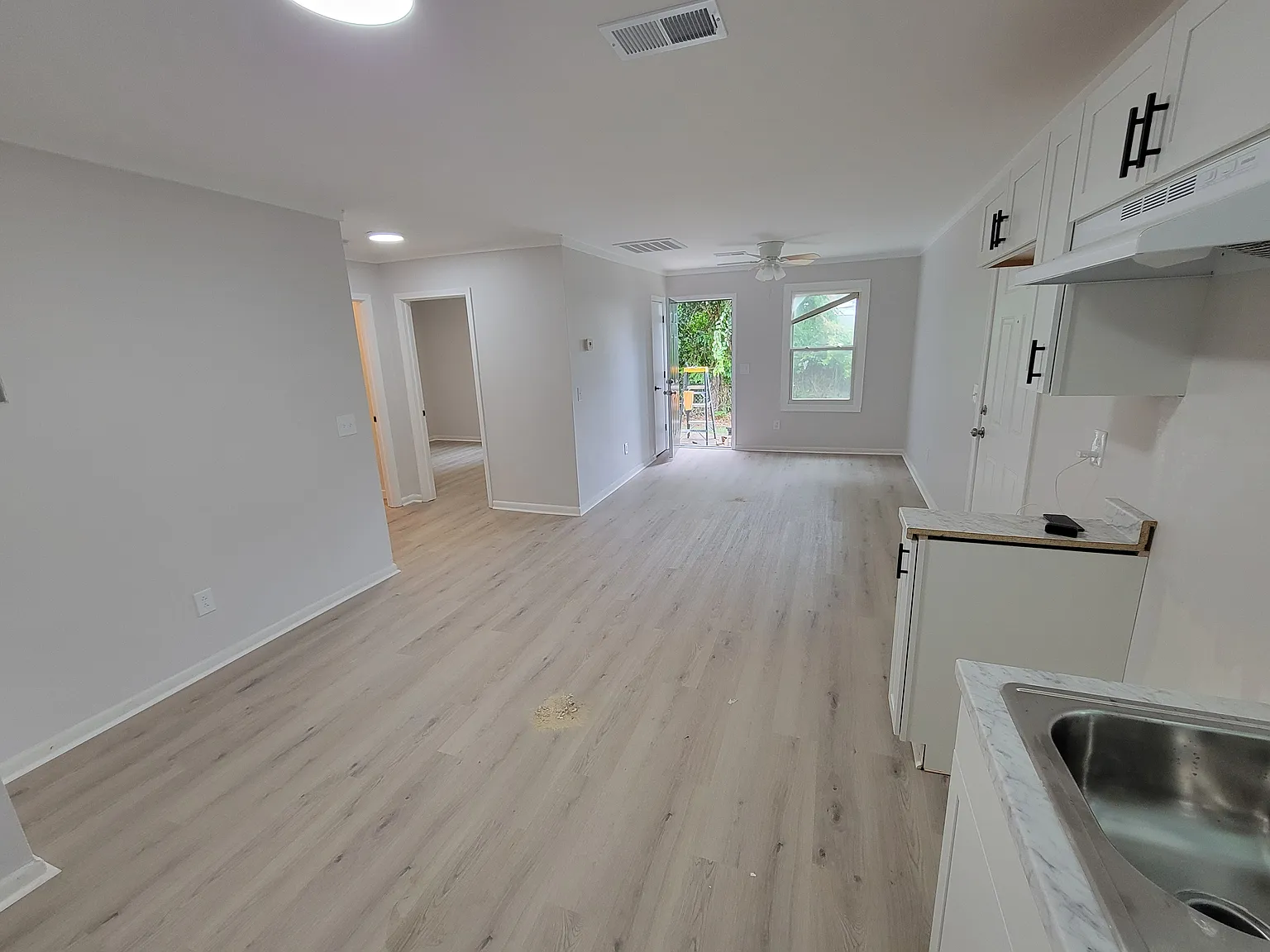 2 bed, 650 sqft, $1,140 — Photo 1